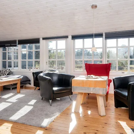 بيت للعطل 8 Person In Romo